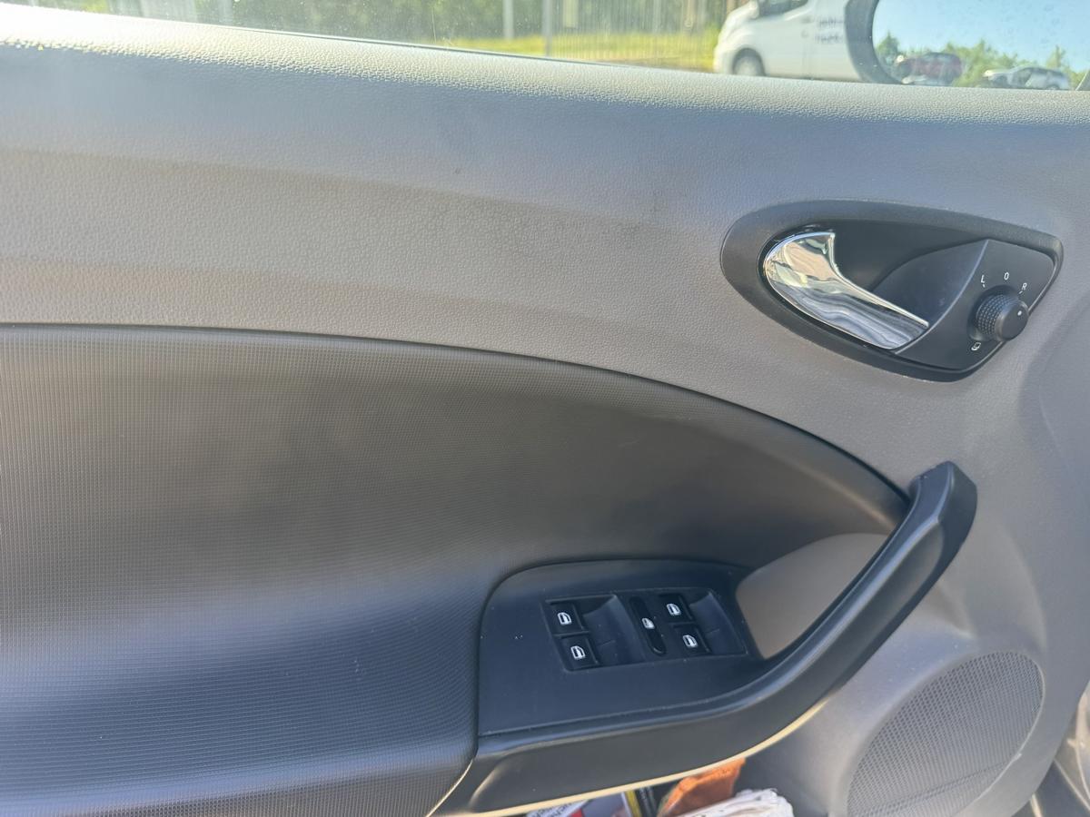 Seat Ibiza ST 6J original T&uuml;r vorne links 5-T&uuml;rer LX7R Monsungraumetallic Rohbau Bj.2012